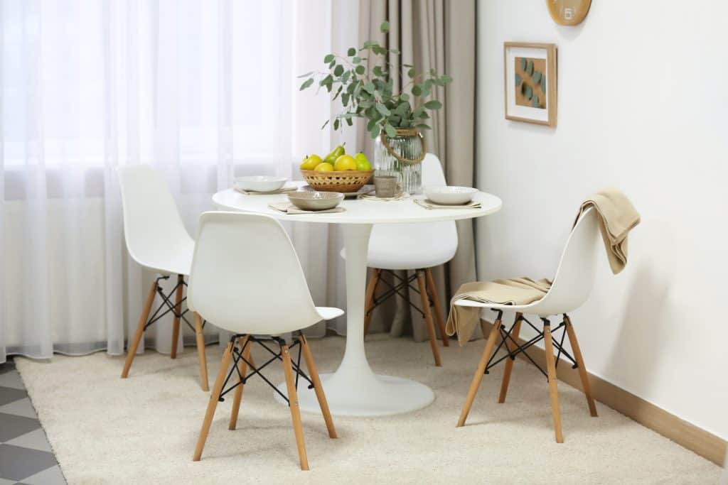 A Dining Table In Small Living Room, How To Fit Dining Table In Small Space