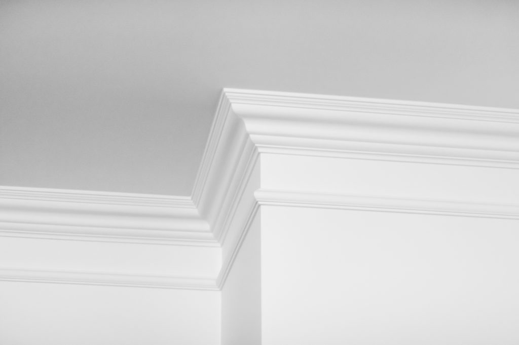 Does Crown Molding Make a Room Look Bigger or Smaller?