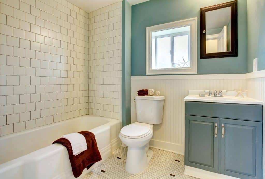 How To Paint Bathroom DIY Guide