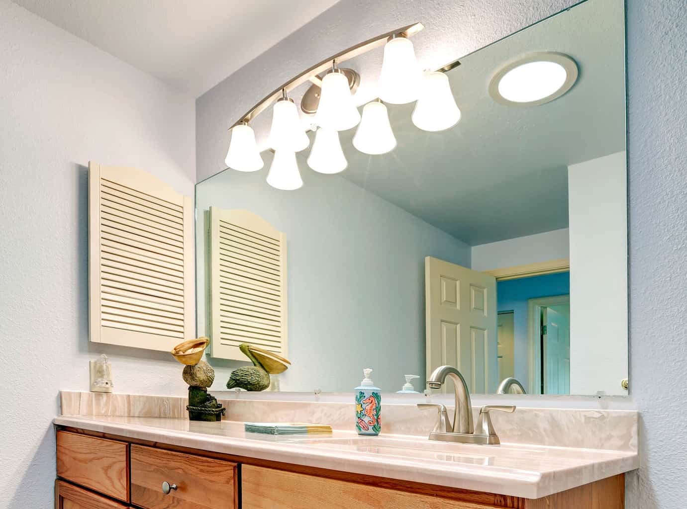 Do Vanity Lights Need an Electrical Box?